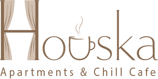 Houska Apartments & Chill Cafe